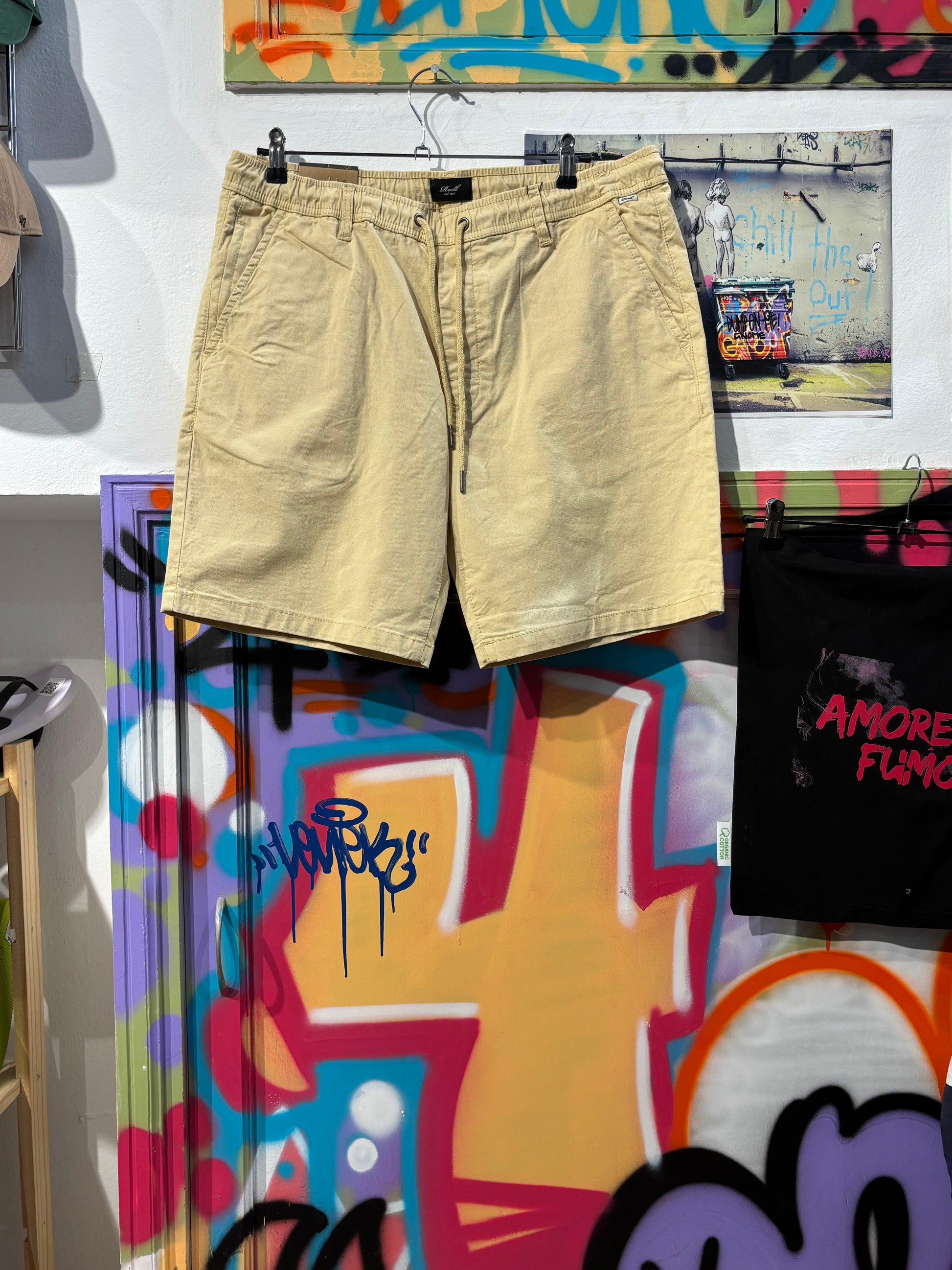 Pantalón Corto Amarillo